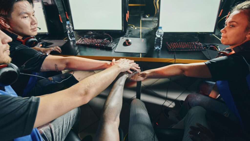 how to join an esports team
